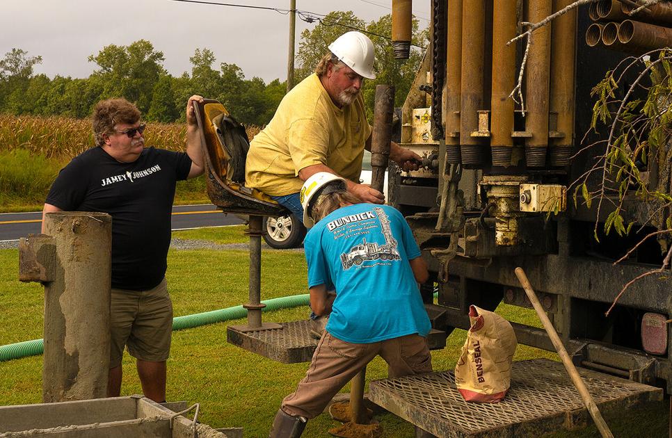 To save water supply, Eastern Shore poultry farmers may get perks to switch aquifers 1 To save water supply, Eastern Shore poultry farmers may get perks to switch aquifers