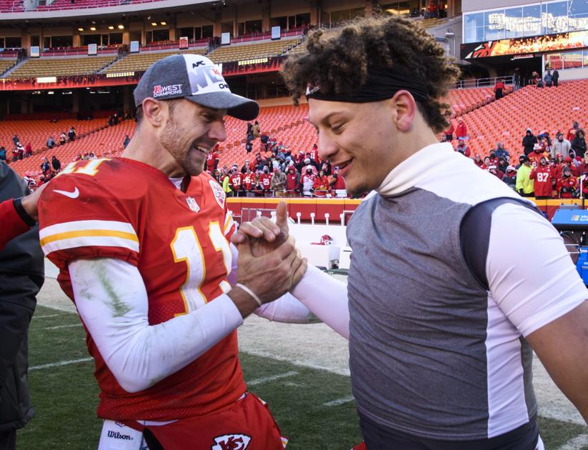 Chiefs, Broncos turning to young QBs in season finale