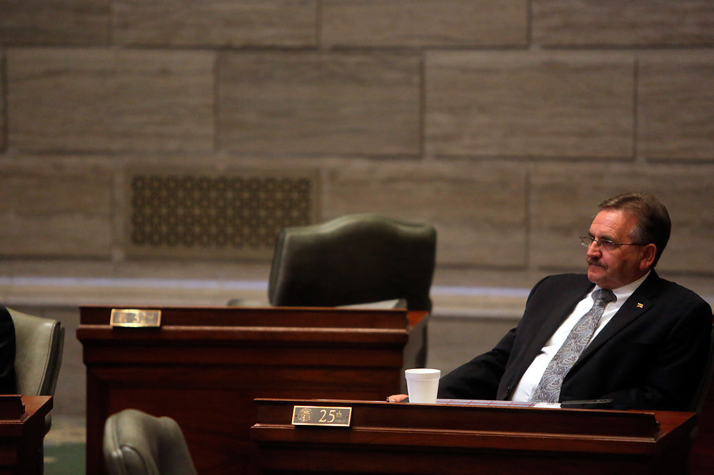 Missouri lawmakers set quick plan to move aluminum plant bill to Greitens Missouri lawmakers set quick plan to move aluminum plant bill to Greitens