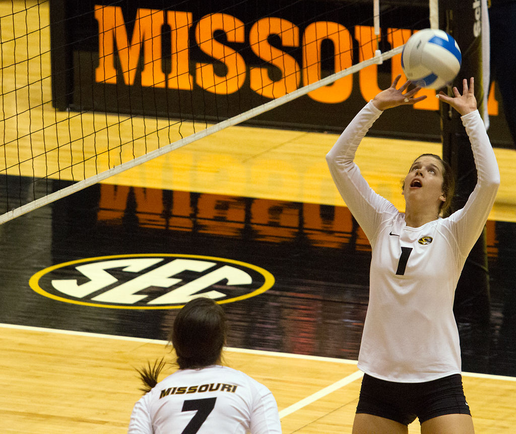Missouri volleyball remains undefeated after first day of Mizzou