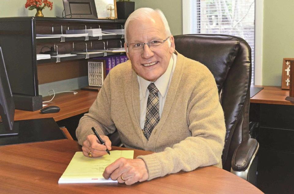 County's largest church welcomes Howe as new pastor