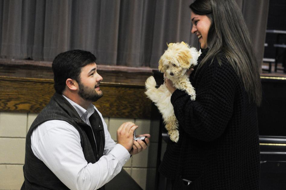 Decatur elementary teacher gets proposal at school - The Decatur Daily