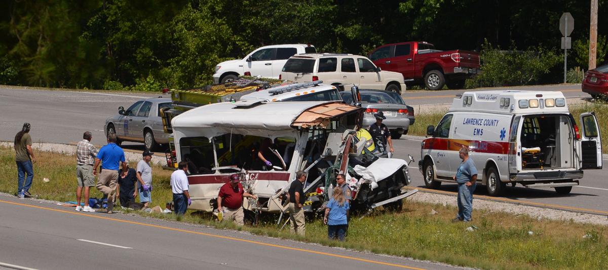 Moulton woman dies in wreck involving Mental Health Center van