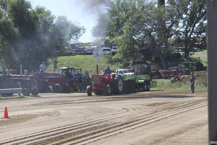 New Vienna tractor pull Dyersville Commercial Gallery