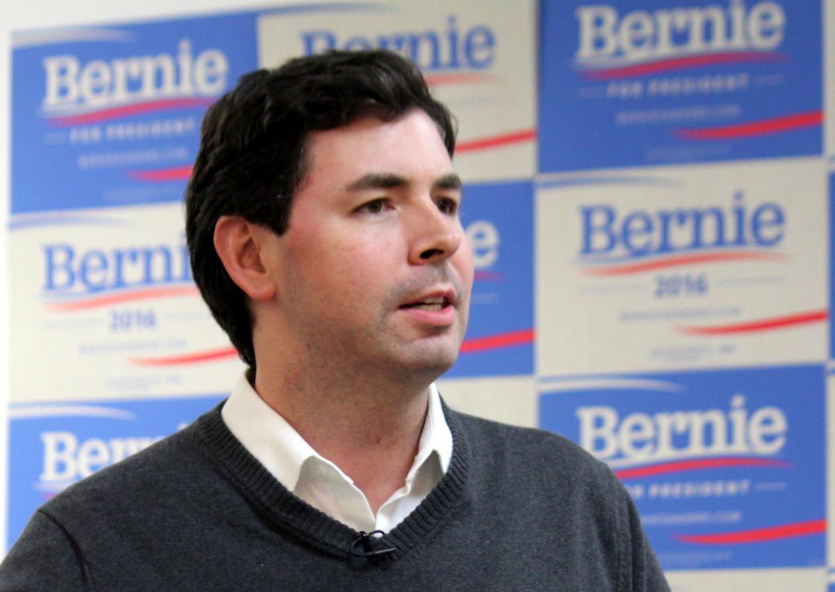 Bernie Sanders opens campaign office in Oakton