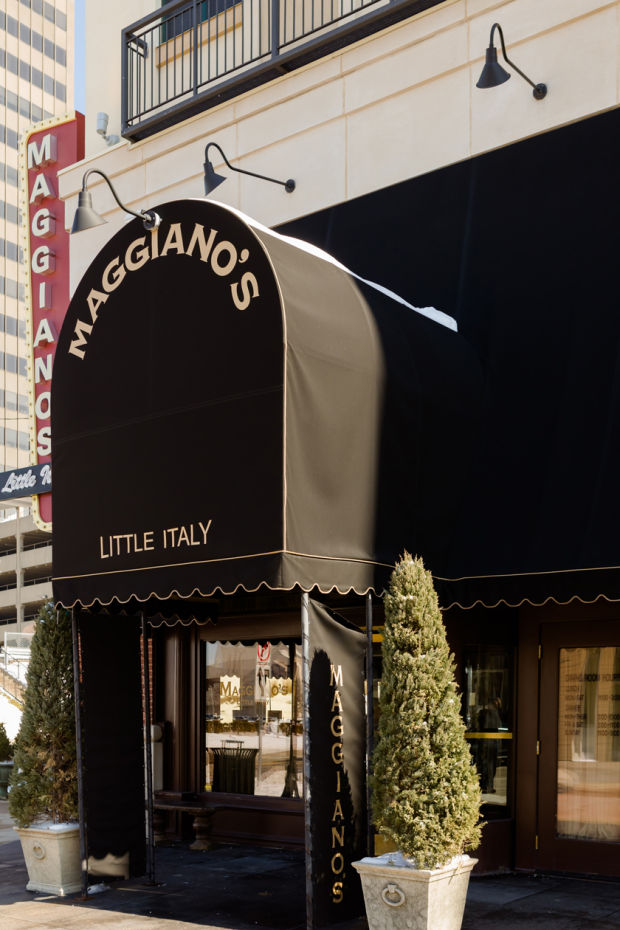 Spotlight: Maggiano&#39;s Little Italy : Spot-light