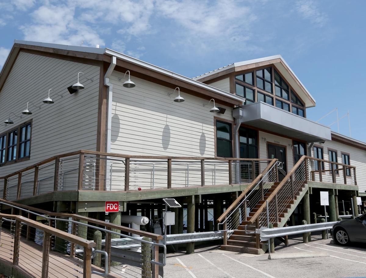 Bonus buzz: Will Floyd39;s move into Joe39;s Crab Shack space? Business Bonus buzz: Will Floyd39;s move into Joe39;s Crab Shack space? Business