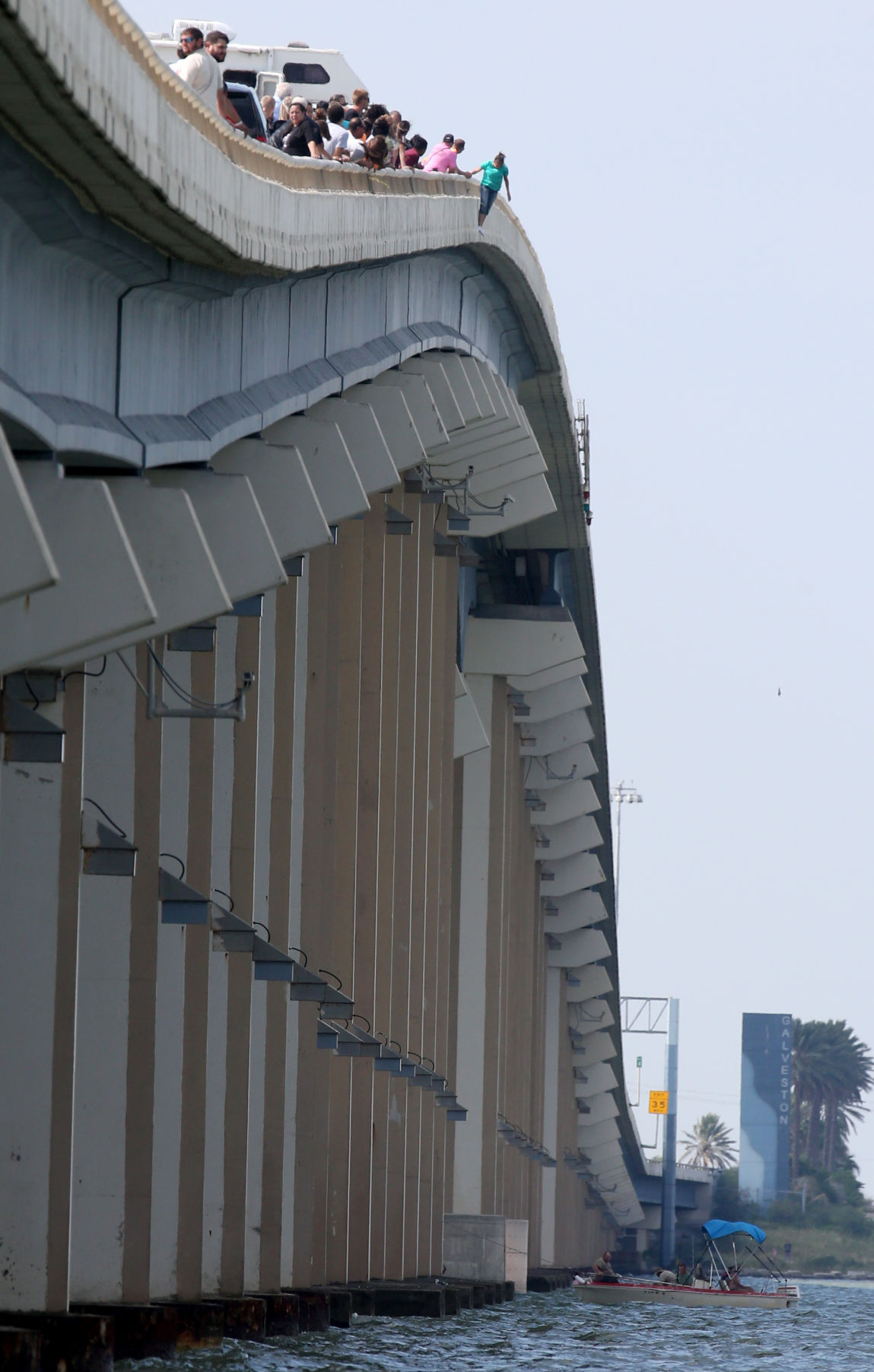 Galveston police prevent woman from jumping off causeway Free News Galveston police prevent woman from jumping off causeway Free News