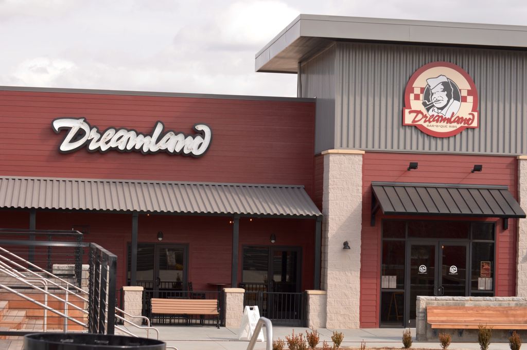 THE DISH: Dreamland Bar-B-Que | Food & Drink | Gwinnettdailypost.com