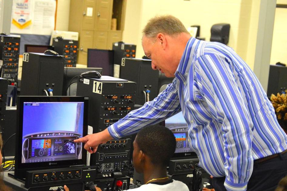 Maxwell teacher reflects on national aerospace education honor - Gwinnettdailypost.com