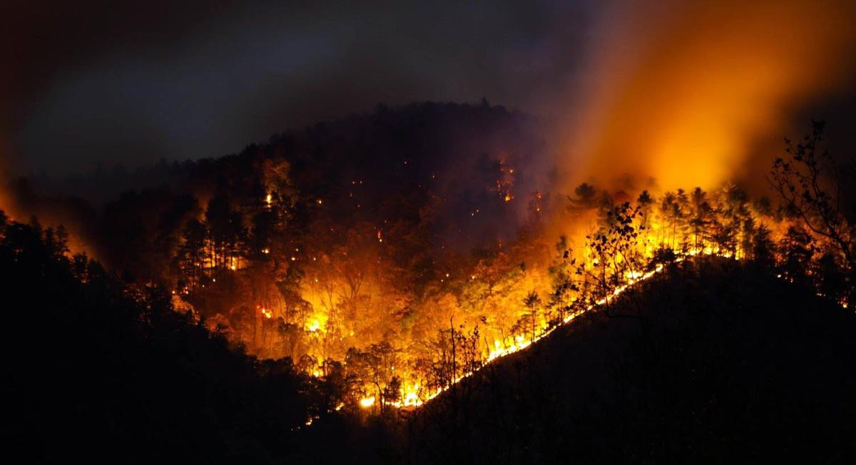 South Mountains fire grows again; now beyond park boundary News