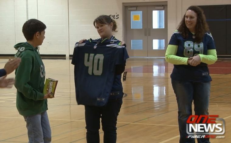 Seahawk inspiration celebrated at Chief Moses Middle ...