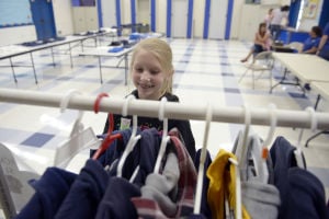 El Centro schoolâs used uniform sale draws families - Imperial ... El Centro schoolâs used uniform sale draws families - Imperial ...