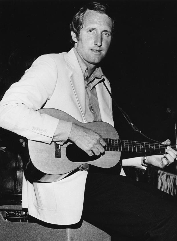 George Hege Hamilton IV salary