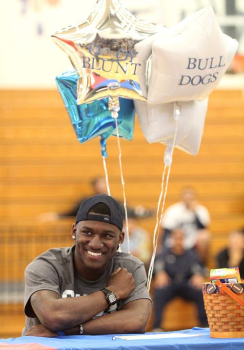 Shoemaker High School Athlete Signings