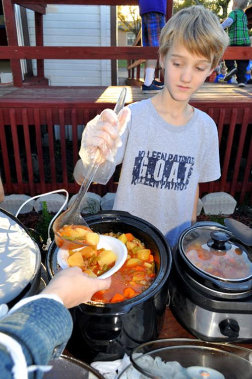 Cove kids serve homeless