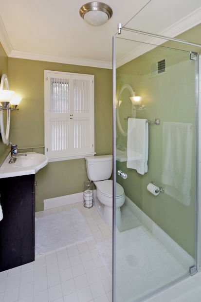 Bedroom 3 Bathb.jpg