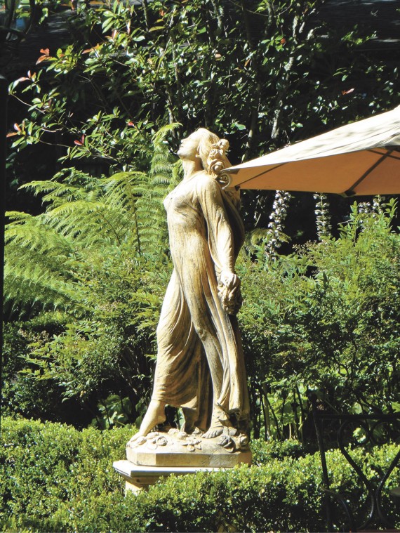 EL_travel_statue0707.jpg
