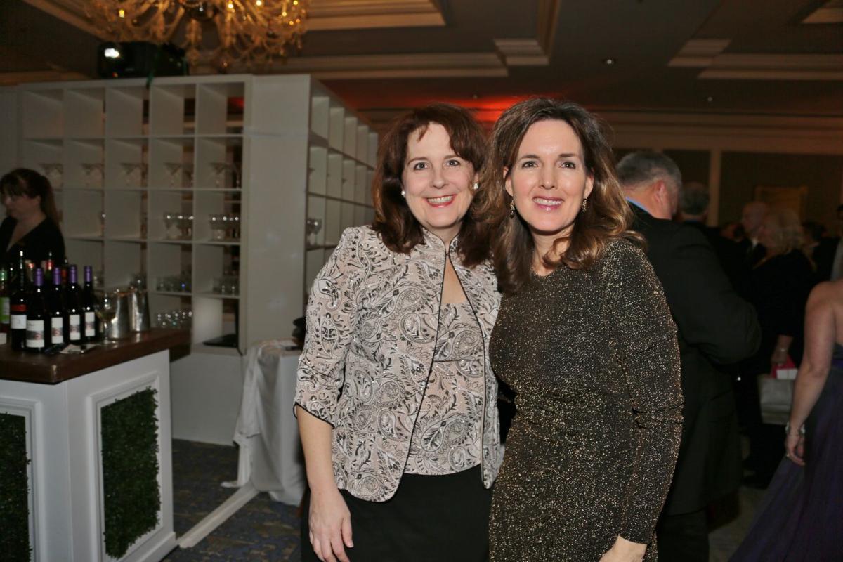 Nicole Schput, Jennifer Moorehouse