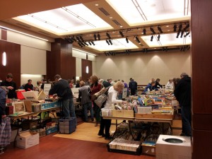 2-3_JCCBookSale_020113.jpg