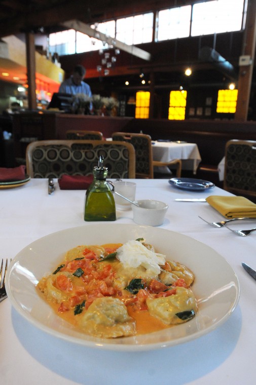 Dining_0914.JPG