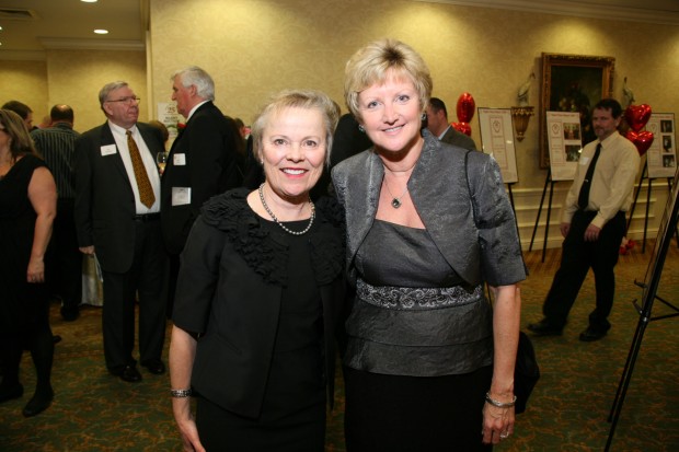 Lynette Zuch, Julie Rhodes