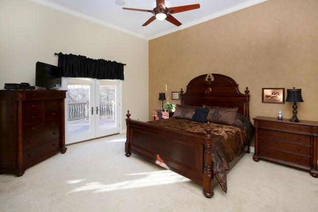 EagleBluff168478BR5c.jpg