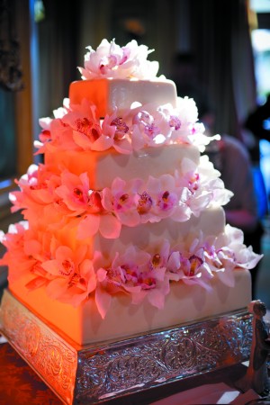 1021_ELwed5_cake.jpg