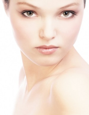 Aesthetica-face-green.jpg