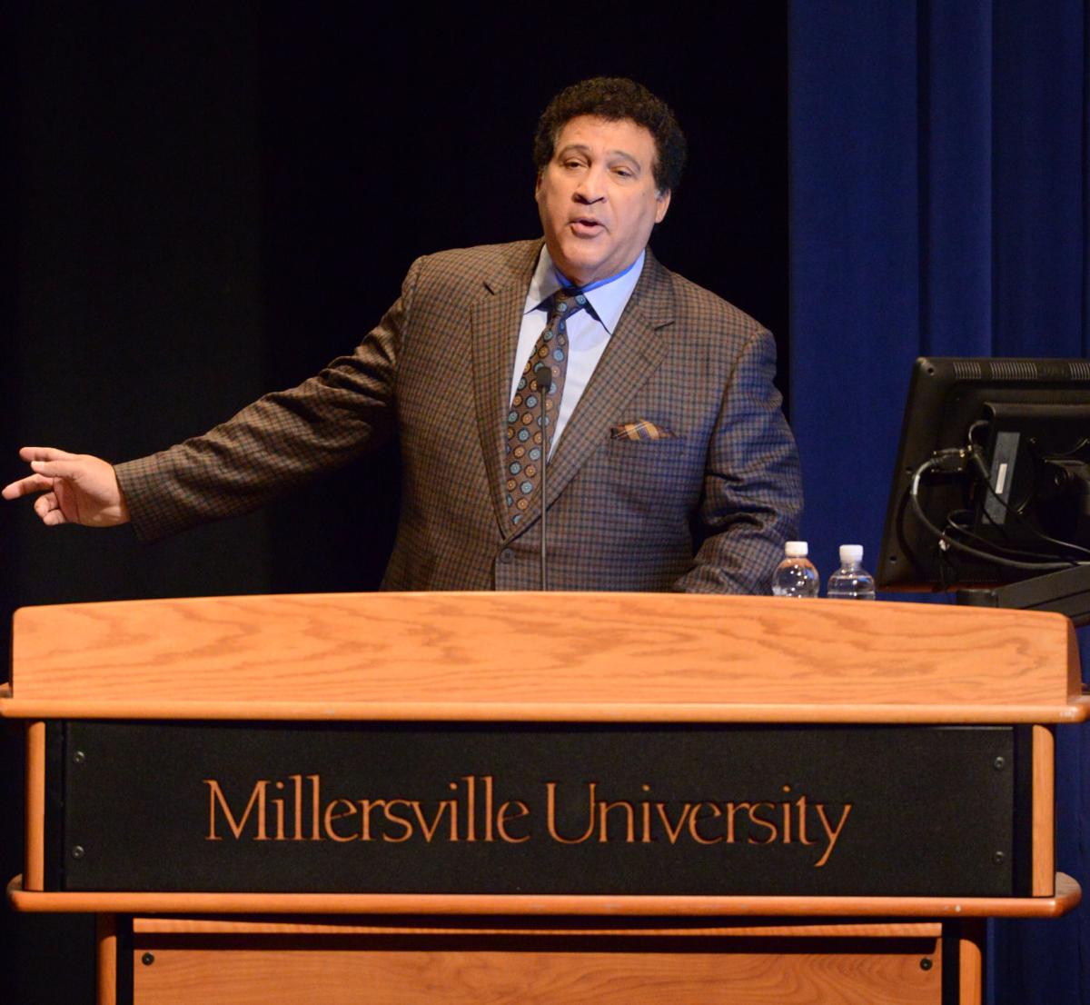 Veteran sports broadcaster Greg Gumbel leaves them laughing in speech
