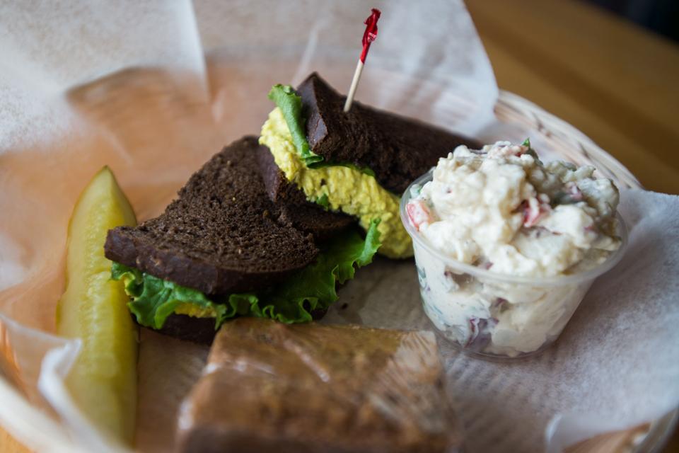 Magnolia Foods' curried chicken salad a punch of color, flavor on the