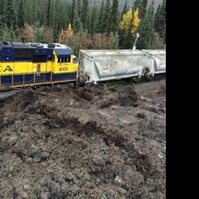 Crews clear mudslide from Alaska Railroad tracks; service resumes ... - Fairbanks Daily News-Miner