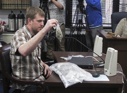 Alaska lawmakers hold marijuana show and tell - Fairbanks Daily News-Miner