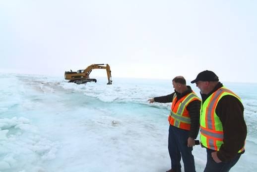 Alaska North Slope truckers in limbo as Dalton Highway flood persists - Fairbanks Daily News-Miner