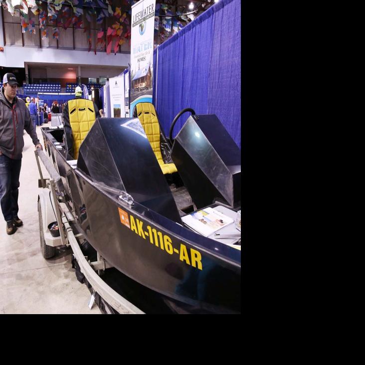 Plastic boat hits Alaska market - Fairbanks Daily News-Miner