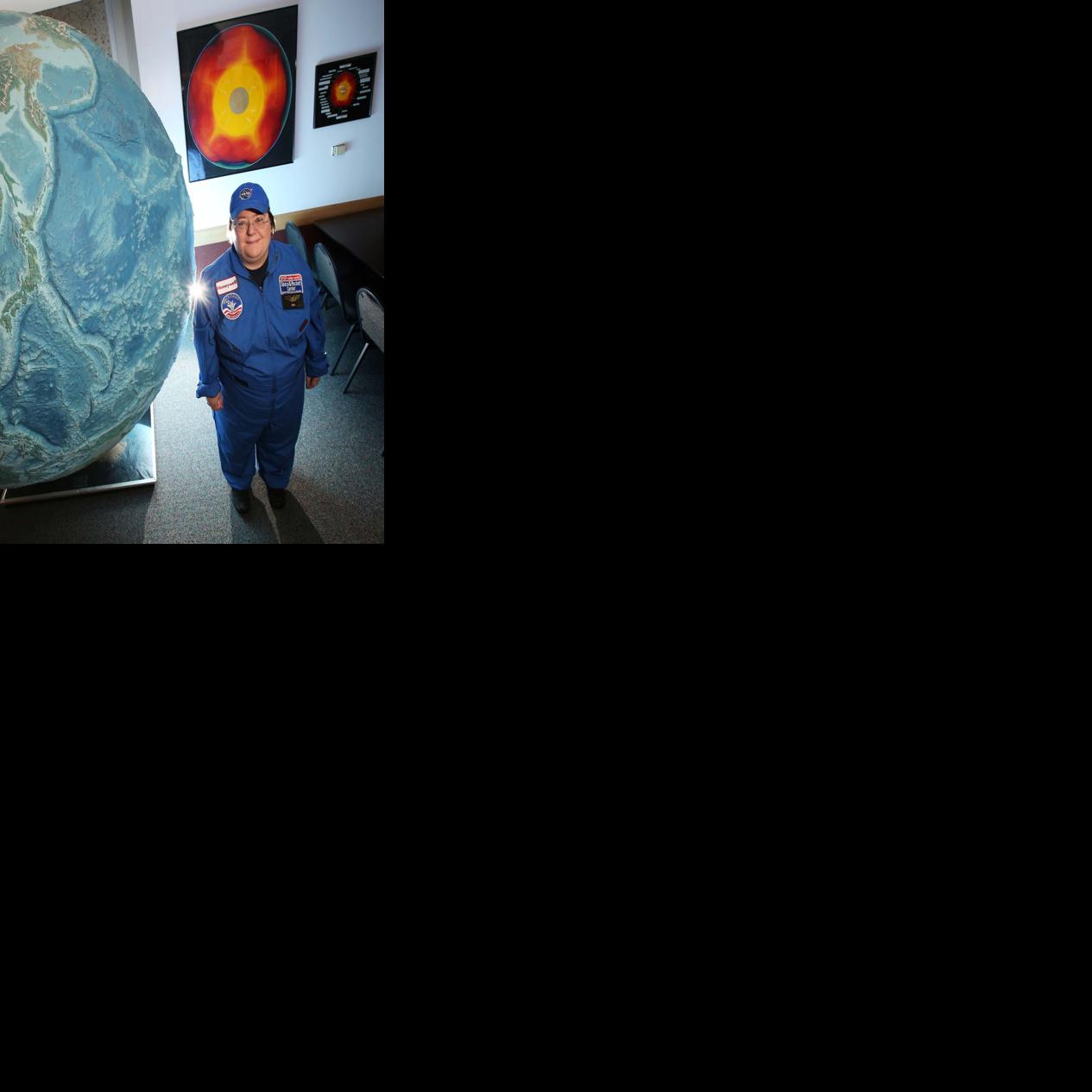 Rocket workshop launches opportunities for ICS science teacher ... - Fairbanks Daily News-Miner