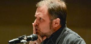 Tim Wise encourages students to talk about race issues