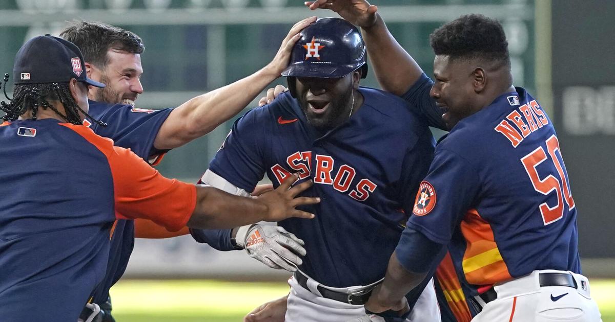 Red Sox-Astros over, plus an Orioles-Rangers strikeout parlay: Best bets for Aug. 1
