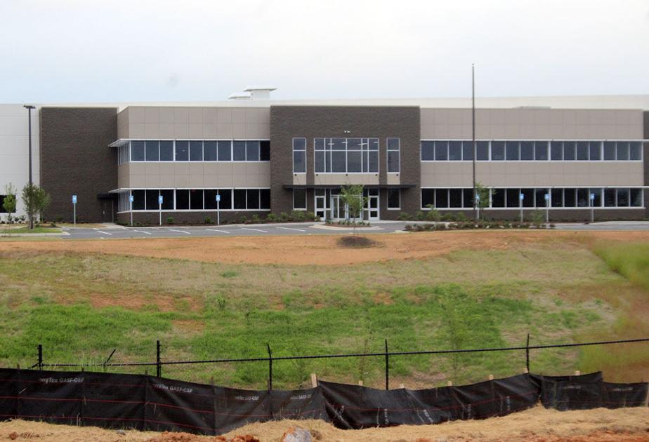 Shaw Industries plant tops 100 in workforce, will be fully