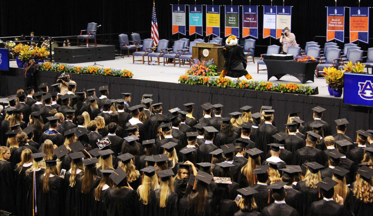 PHOTOS Auburn University Summer Graduation Photo Gallery Oanow photos-auburn-university-summer-graduation-photo-gallery-oanow