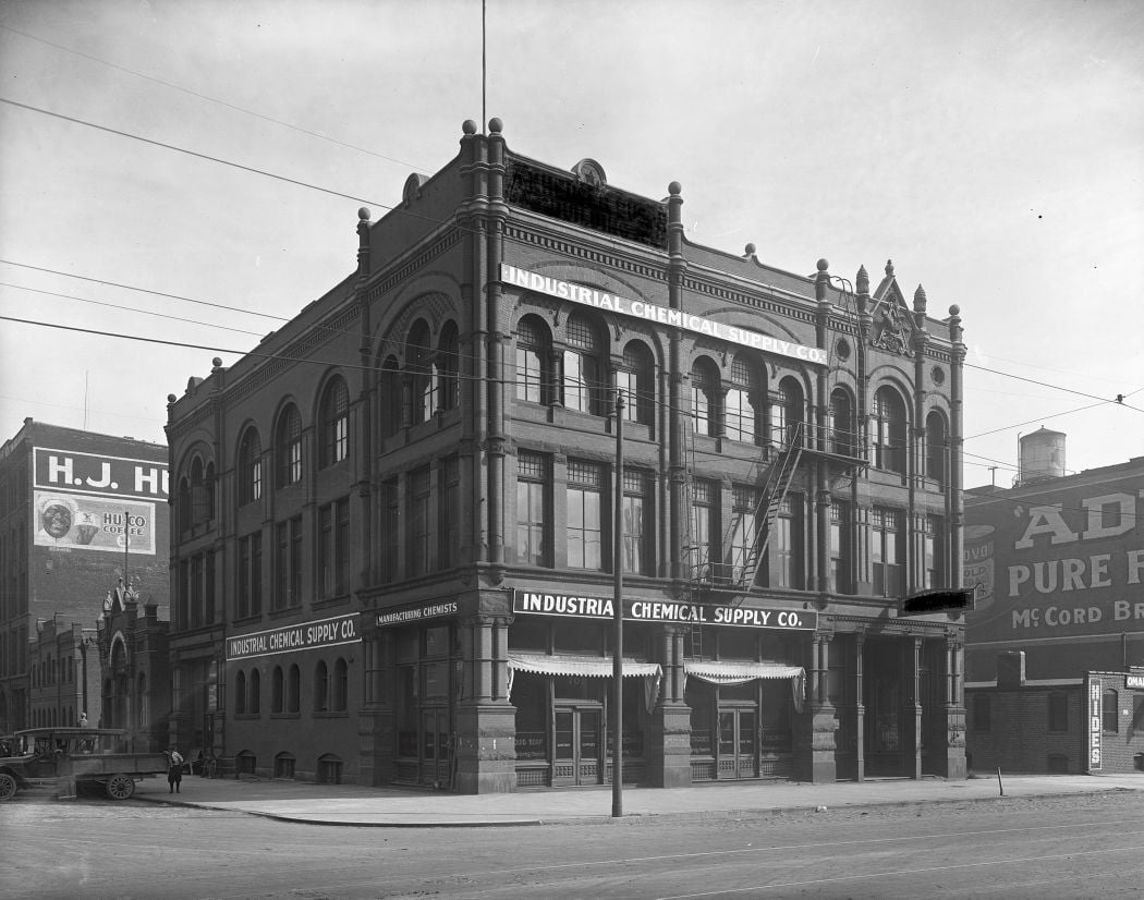 Over 120,000 photos of Omaha history now on Durham Museum's website 