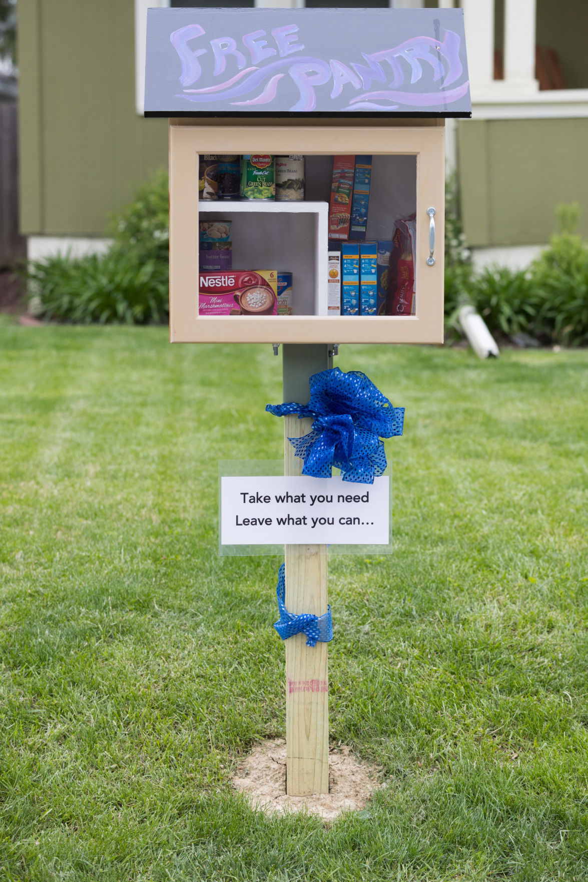 Omaha couple's little free pantry provides food for needy, has seen