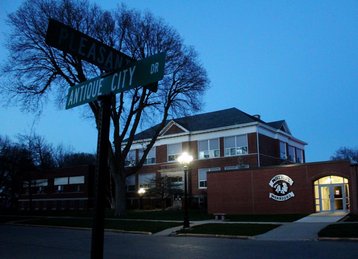 Walnut, Iowa, to turn former school building into community center