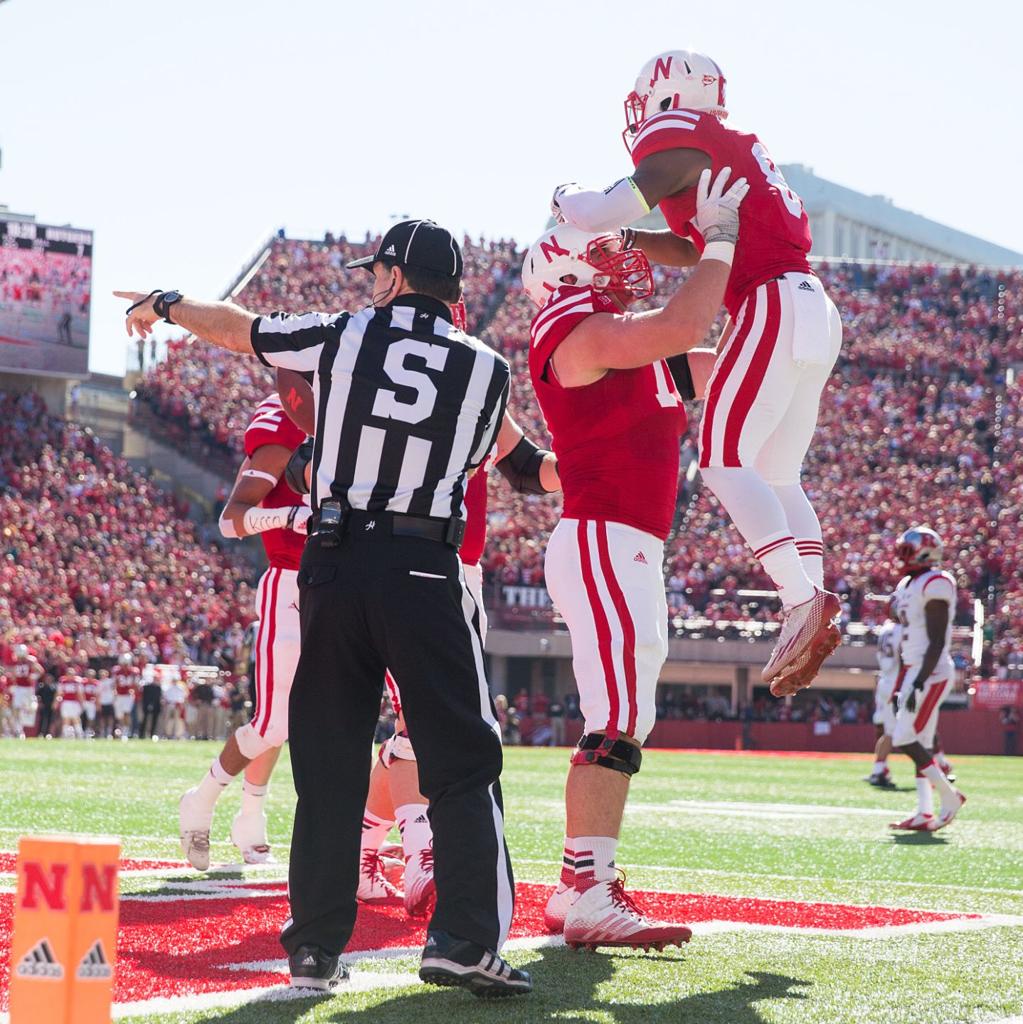 For lineman Lewis, Huskers a rock after Boulder Big Red
