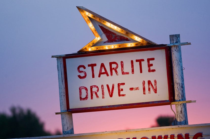 drive in movie theaters illinois