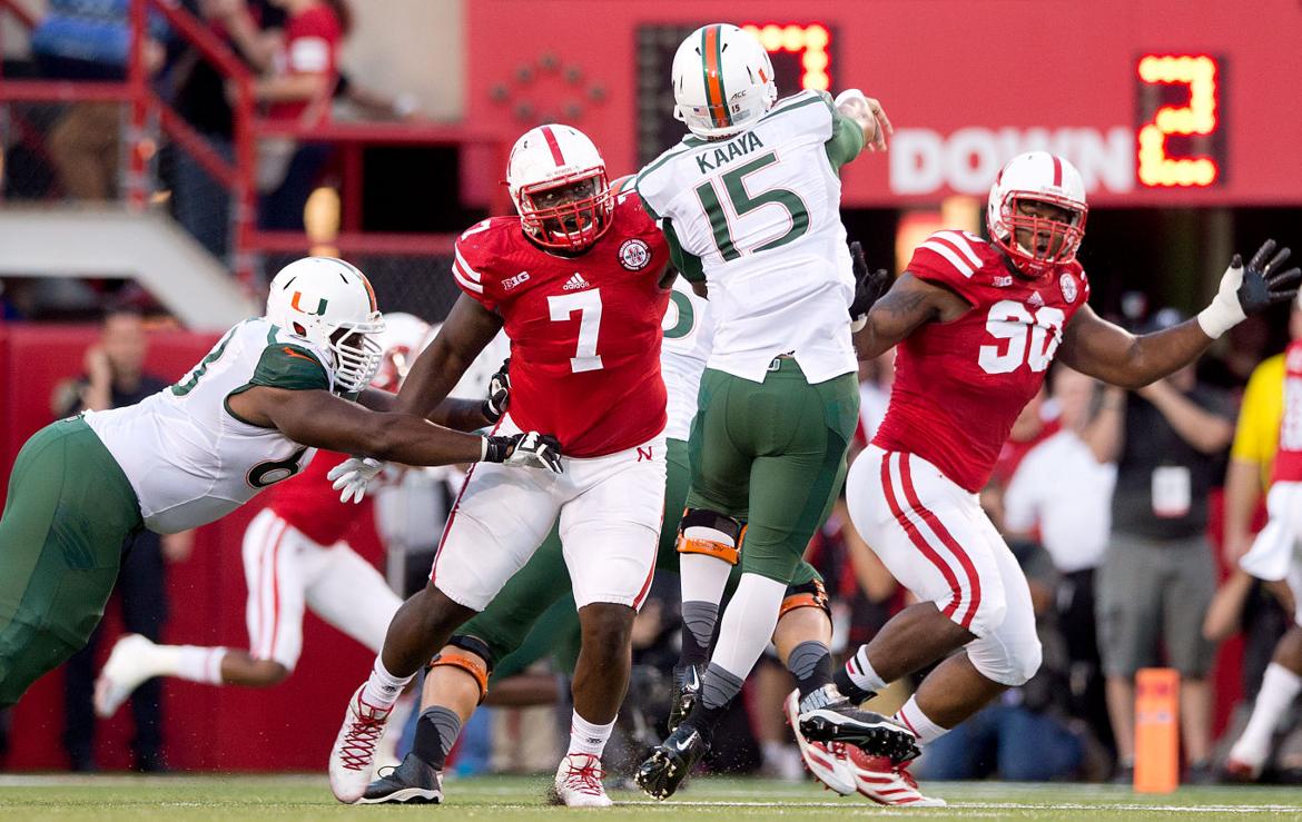 Husker DTs Maliek Collins, Vincent Valentine exchange ...