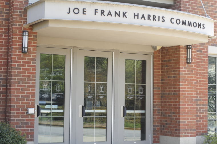 Village Summit dining hall receives ‘C’ on health score The Red and