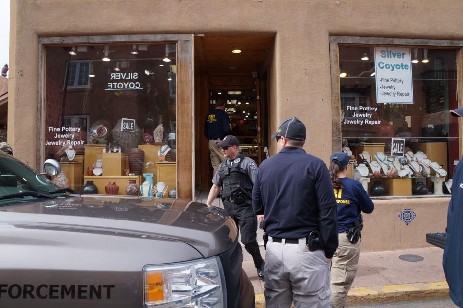 Federal, state agents raid jewelry stores in downtown