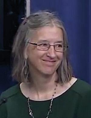 White House names doctor in Española a Champion for Change