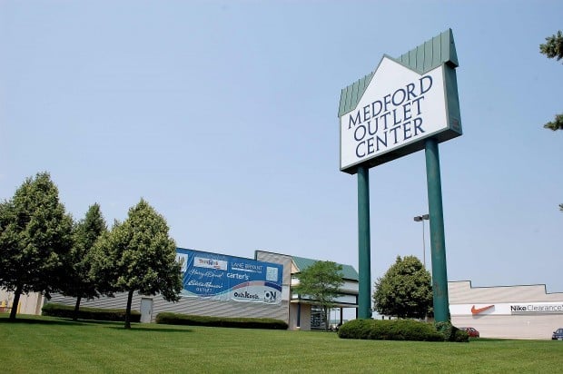 Medford Outlet Center kicks off summer tourism with &#39;Crazy Days&#39; | News | 0